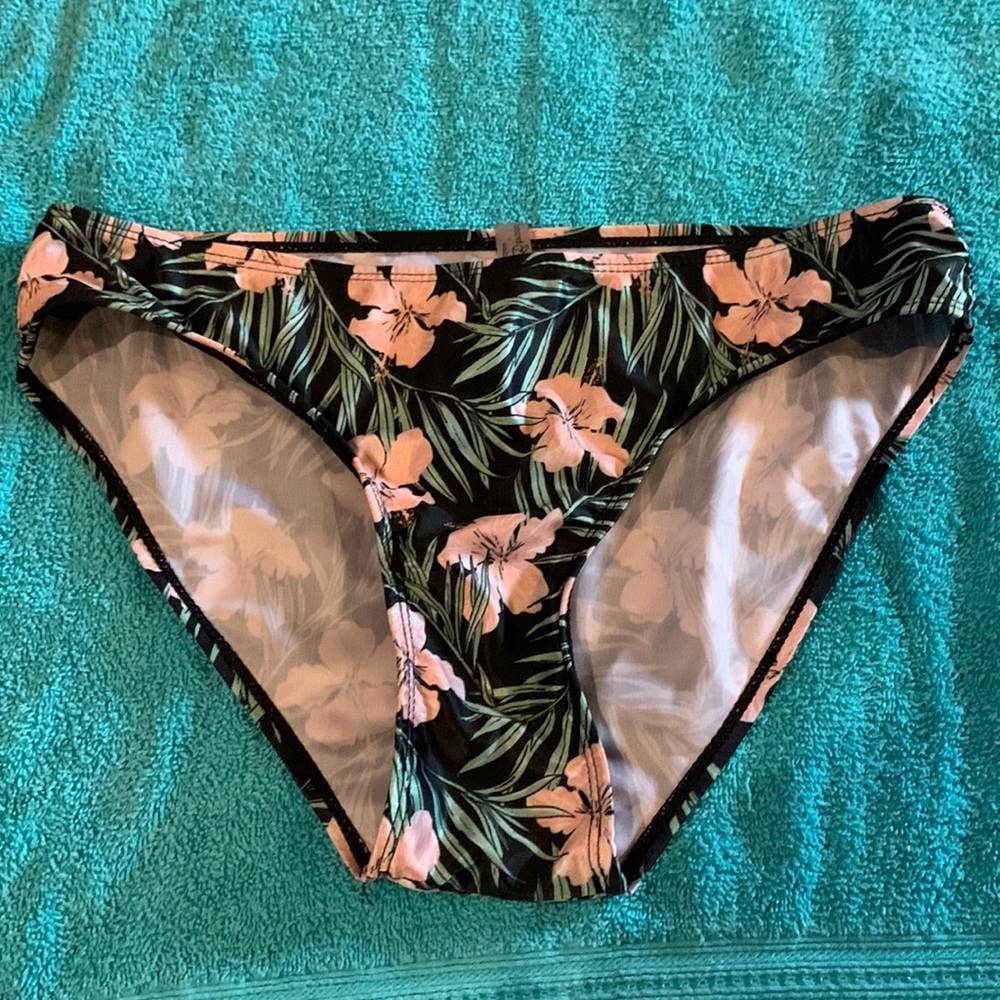 Women’s Bobbie Brooks Tropical Hawaiian Floral High Cut Cheeky Bikini Bottoms